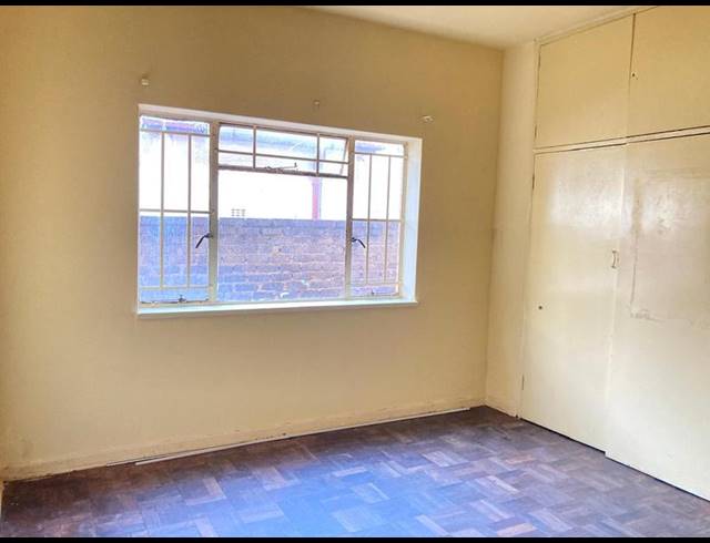 8 BEDROOM APARTMENT FOR SALE IN BERTRAMS